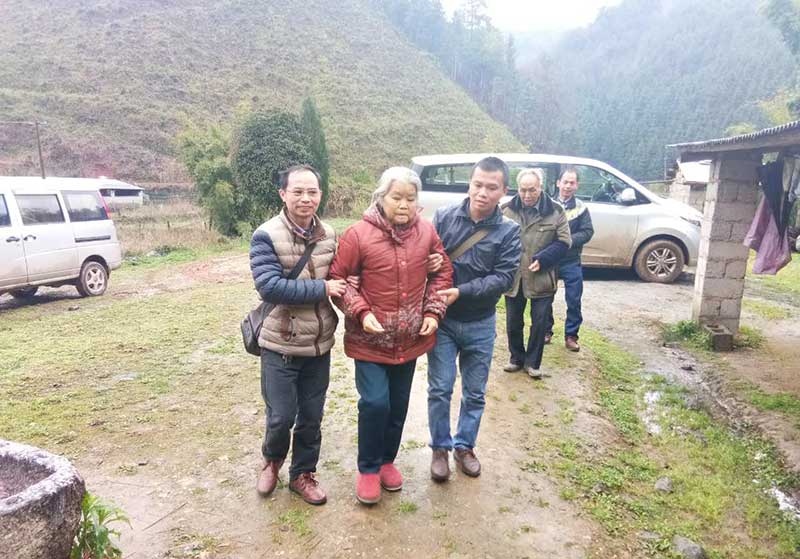 谢文淦爱心团赴崇义金山寺公益义诊