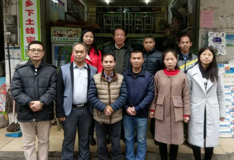谢文淦爱心团赴崇义金山寺公益义诊
