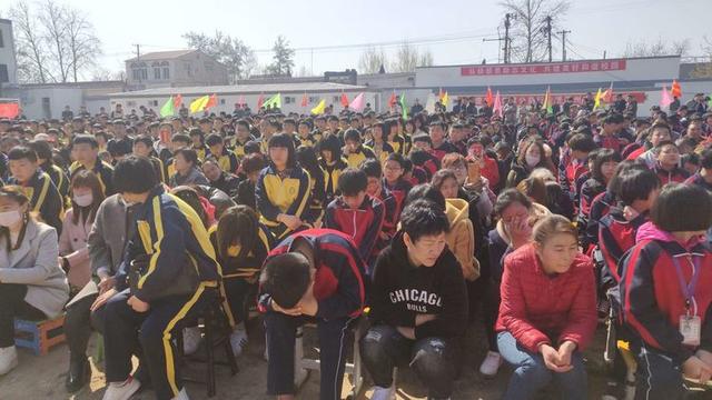 刘爱君导师携铸鹰战队公益行走进石家庄晋州四中